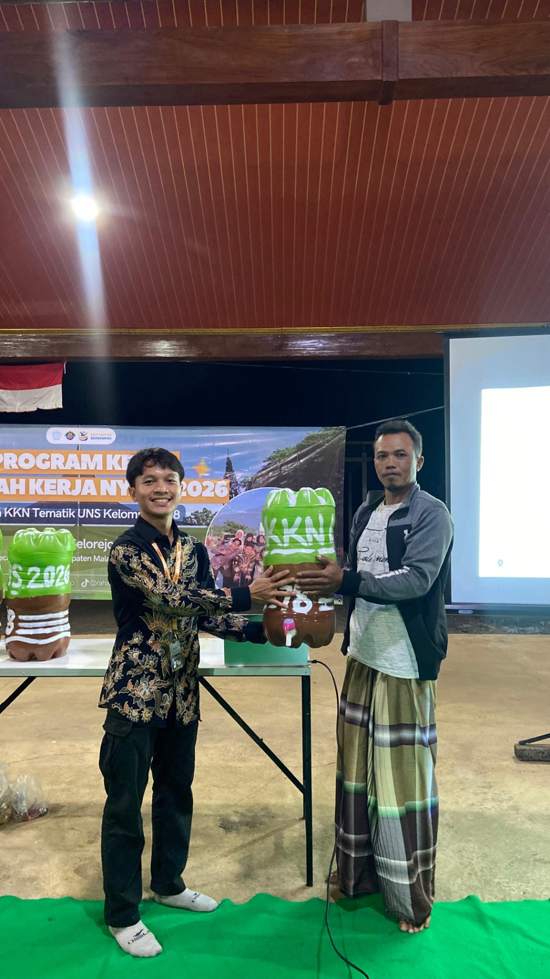Sosialisasi dan Pembuatan Komposter Berbasis Limbah Organik Rumah Tangga — foto 5