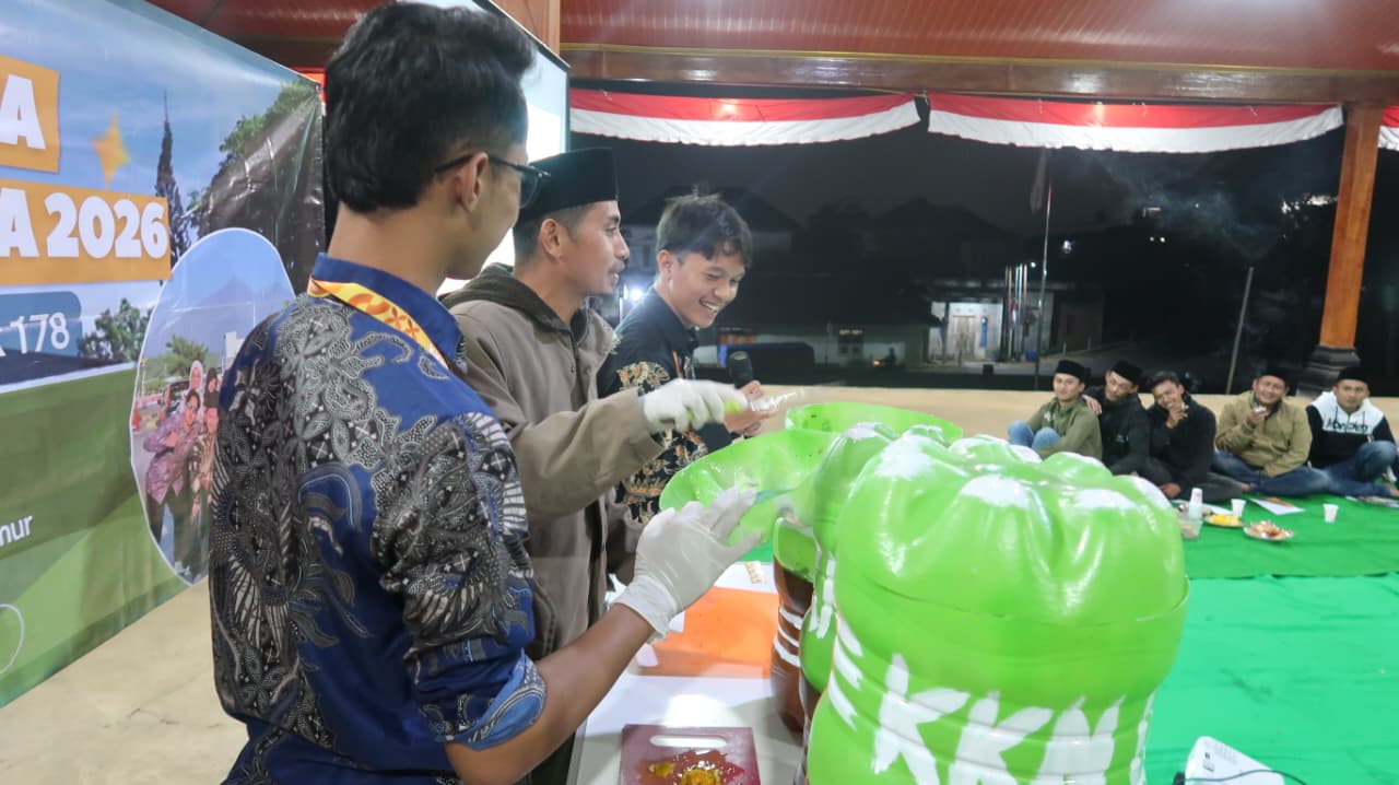 Sosialisasi dan Pembuatan Komposter Berbasis Limbah Organik Rumah Tangga — foto 4