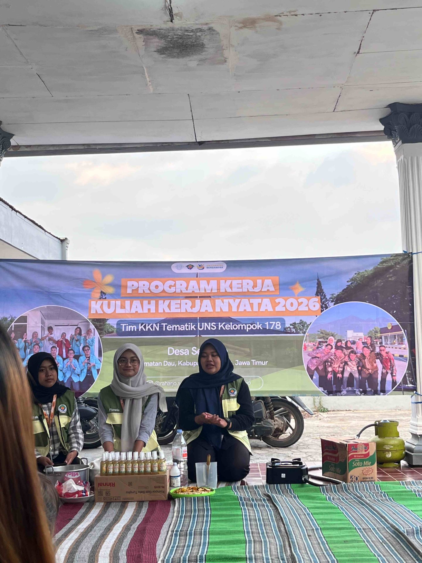 Pemanfaatan Limbah Kulit Jeruk sebagai Spray Anti Nyamuk Alami di Desa Selorejo — foto 3