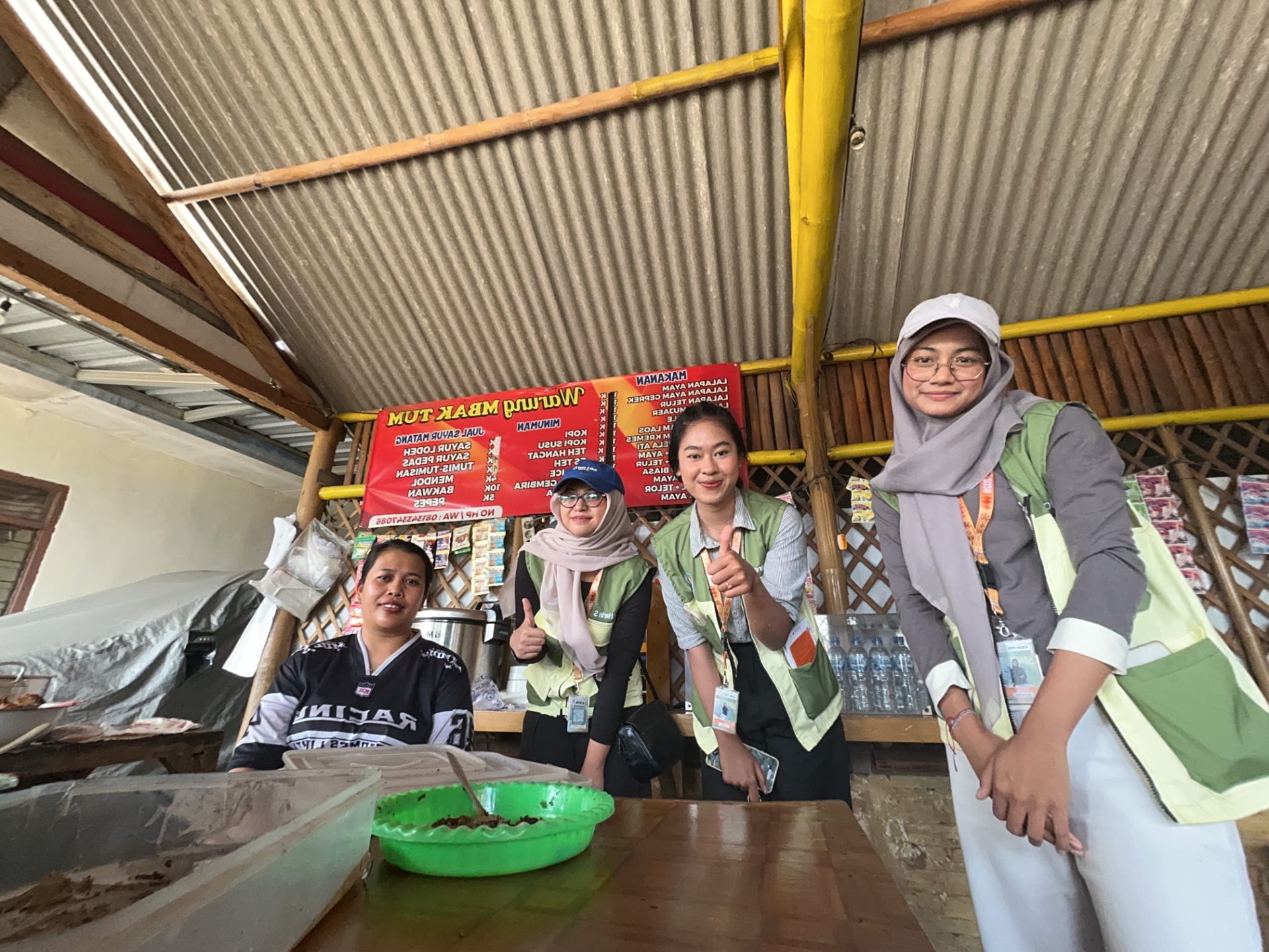 KKN UNS 178 Melakukan Pendataan 105 UMKM Desa Selorejo, Kini 91 Usaha Muncul di Google Maps (Kemitraan multi-stakeholder, pemasaran digital) — foto 5