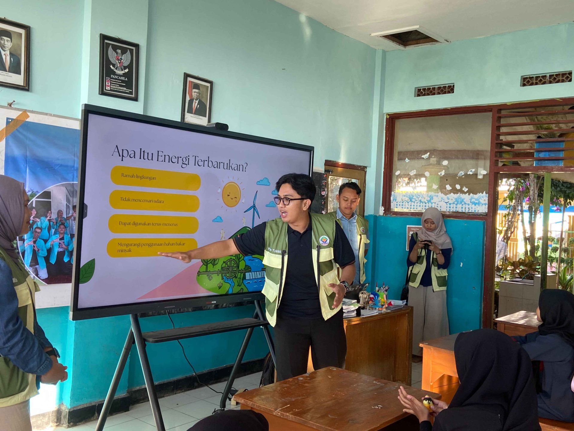 Mahasiswa KKN Tematik 178 UNS Gelar Edukasi Energi Terbarukan di SDN 2 Selorejo, Tanamkan Kesadaran Lingkungan Sejak Dini — foto 2